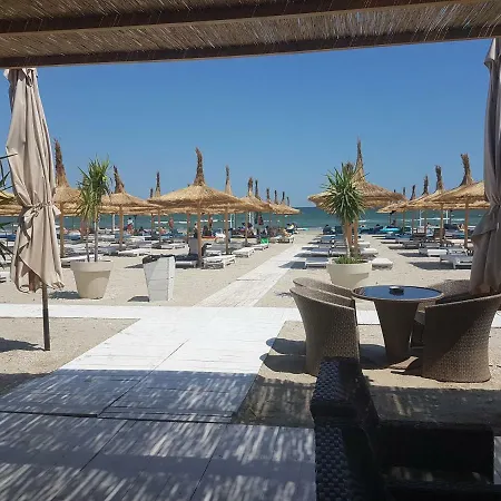Onix Blue 17 - Mamaia Nord *